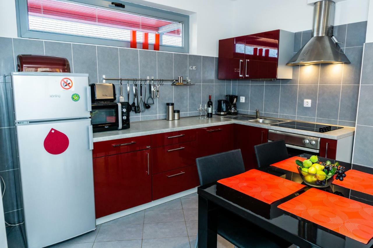 App - 1 Apartment Novigrad  Bagian luar foto